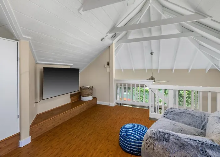 3982S Kalakaua Gorgeous Princevile Studio